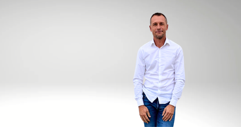 MARIANO PÉREZ Arquitecto Técnico 3